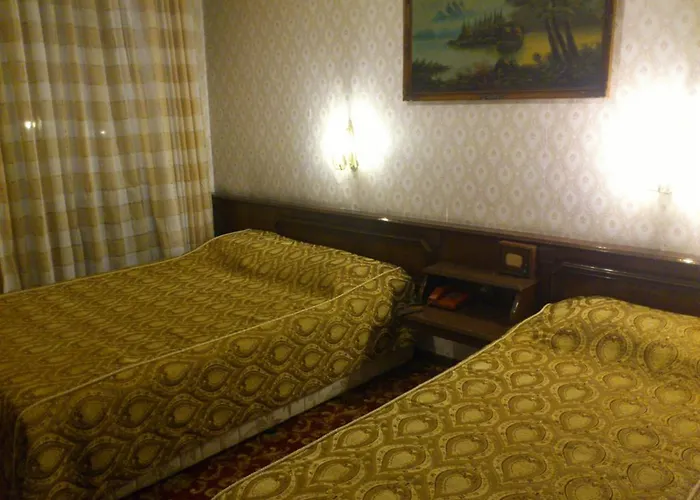 Отель Grand De Londres 4*