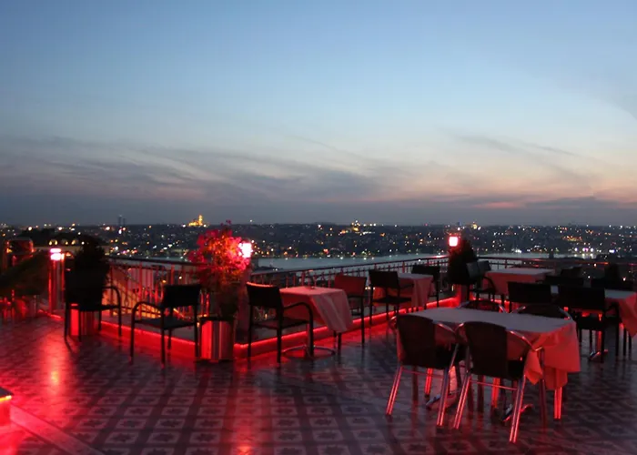 Отель Grand De Londres Стамбул