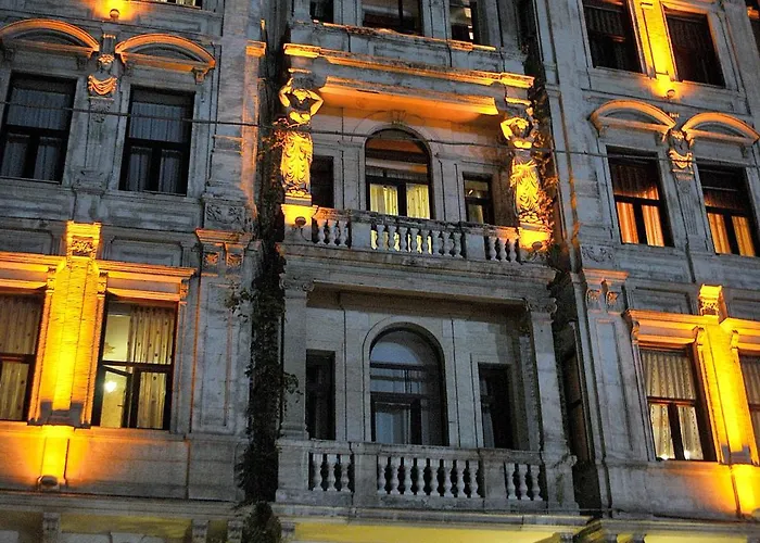 Отель Grand De Londres