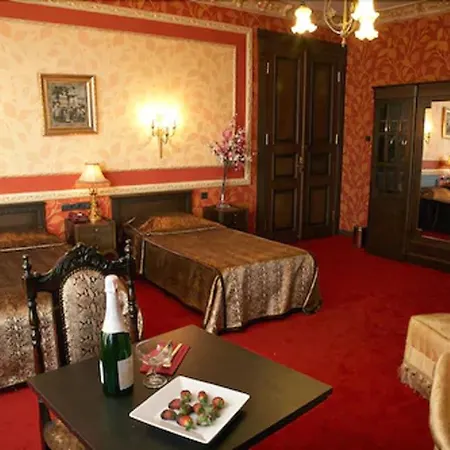 Grand De Londres Hotel 4*