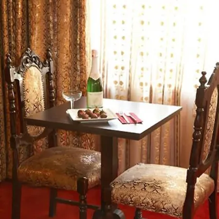 Grand De Londres Hotel 4*