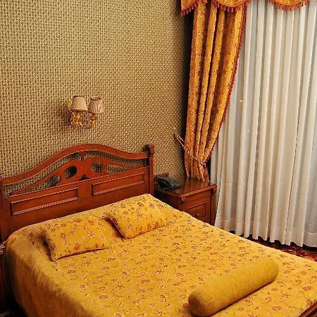 Grand De Londres Hotel 4*